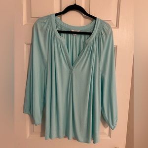 Flowy smocked 3/4 sleeve. Women’s XXL top